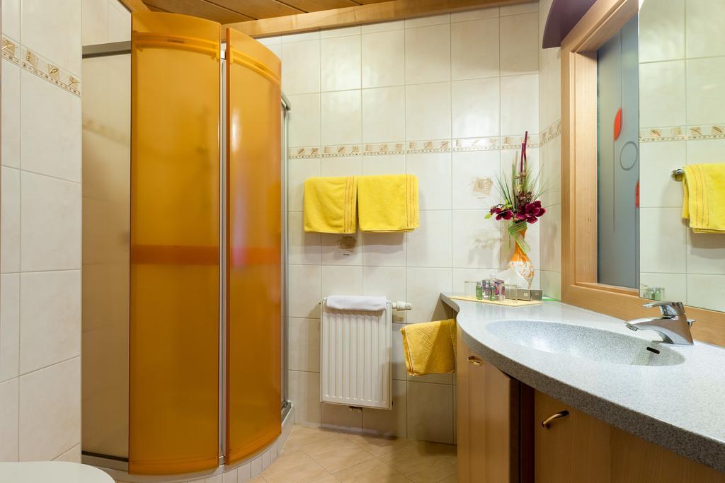 Hotel & Kurpension Weiss Bad Tatzmannsdorf Quarto foto